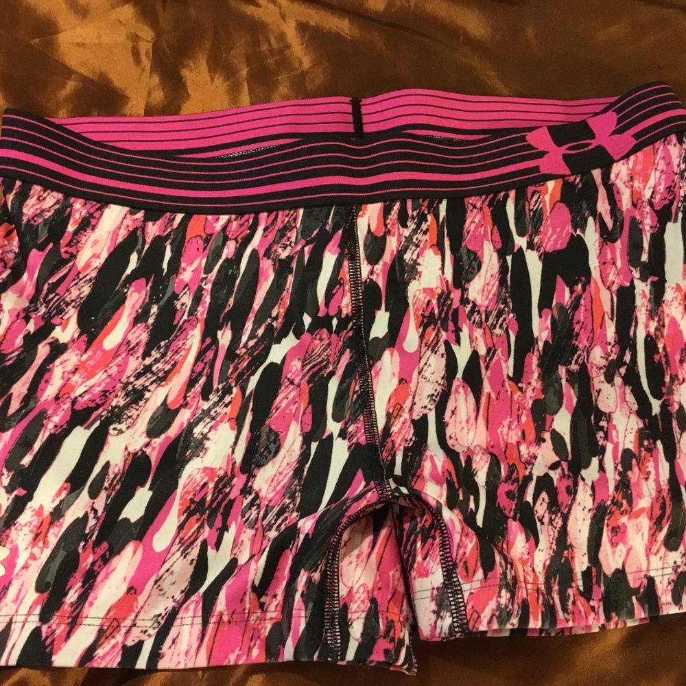 Under armour workout shorty shorts